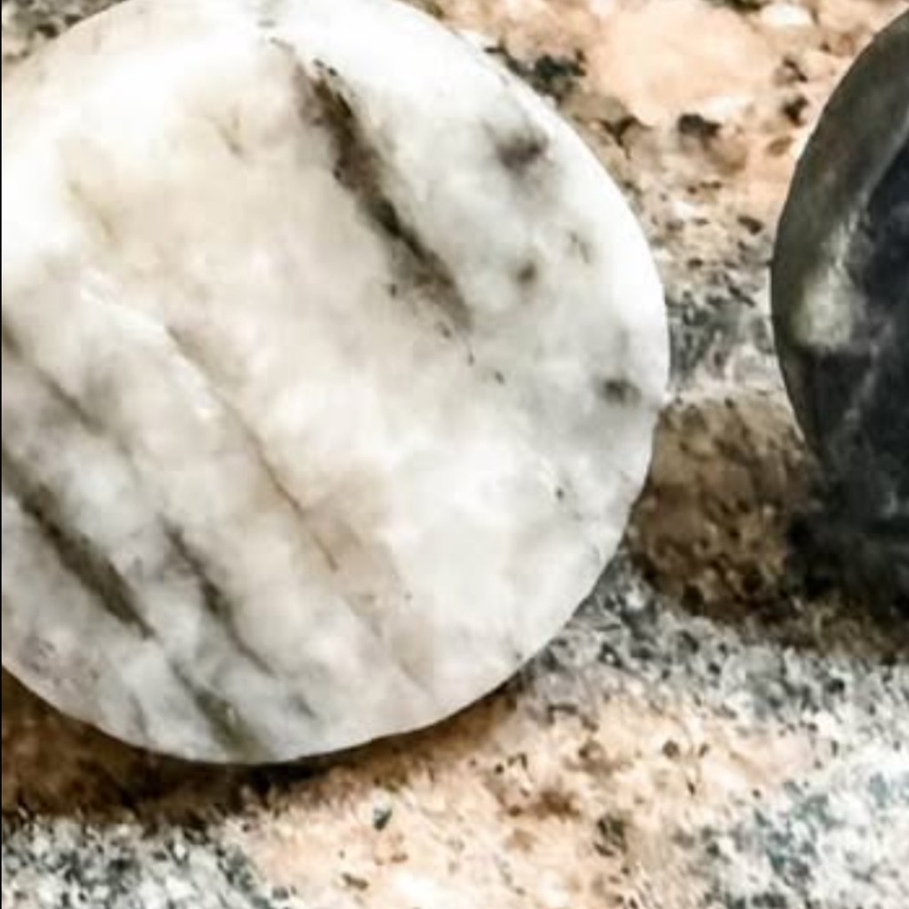 Beautiful real marble cabinet knobs - Picture 3 of 4